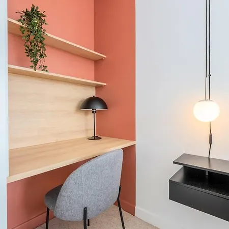 Large 130 M² 4-bedroom Apartment *