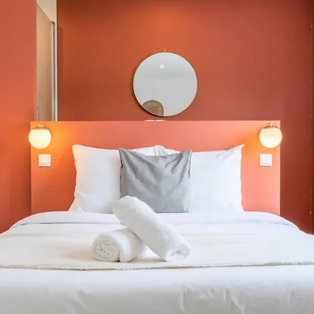 Large 130 M² 4-bedroom Apartment