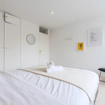 Large 130 M² 4-bedroom Apartment