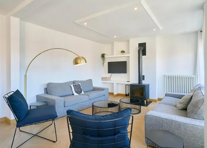 Large 130 M² 4-bedroom Apartment Lille