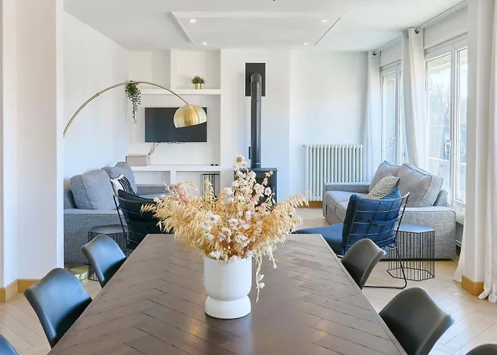 Large 130 M² 4-bedroom Apartment Lille