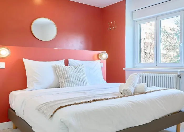 Large 130 M² 4-bedroom Apartment *