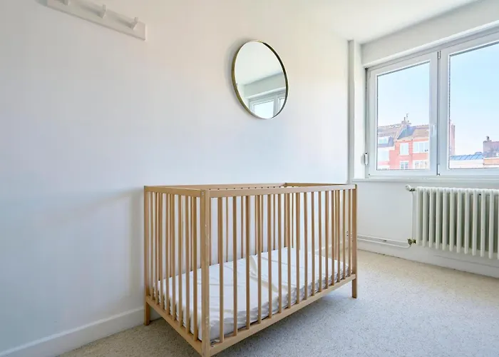 Large 130 M² 4-bedroom Apartment