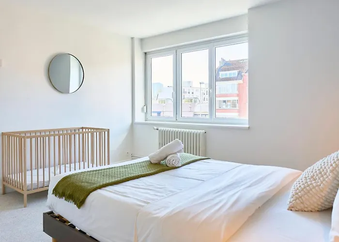 Large 130 M² 4-bedroom Apartment Lille