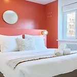 Large 130 M² 4-bedroom Апартаменты *