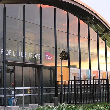 Large 130 M² 4-bedroom Appartement *