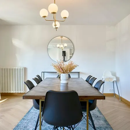 Large 130 M² 4-bedroom Апартаменты *