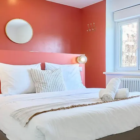 Large 130 M² 4-bedroom Appartamento *