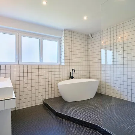 Large 130 M² 4-bedroom Appartamento Lilla