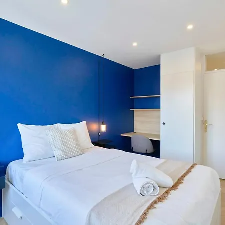 Large 130 M² 4-bedroom Appartamento