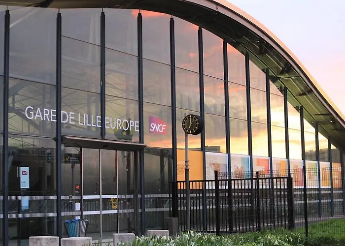 Large 130 M² 4-bedroom Apartment *